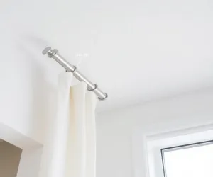 Na jakiej wysokości karnisz od sufitu