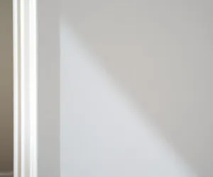 Obróbka ościeżnic drzwi wewnętrzne wykończenie